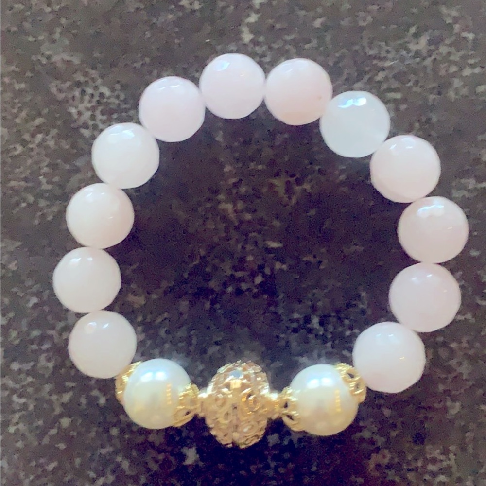 Milky quartz bracelet with 2 cultured Tahitian pearls & gold color filigree bead